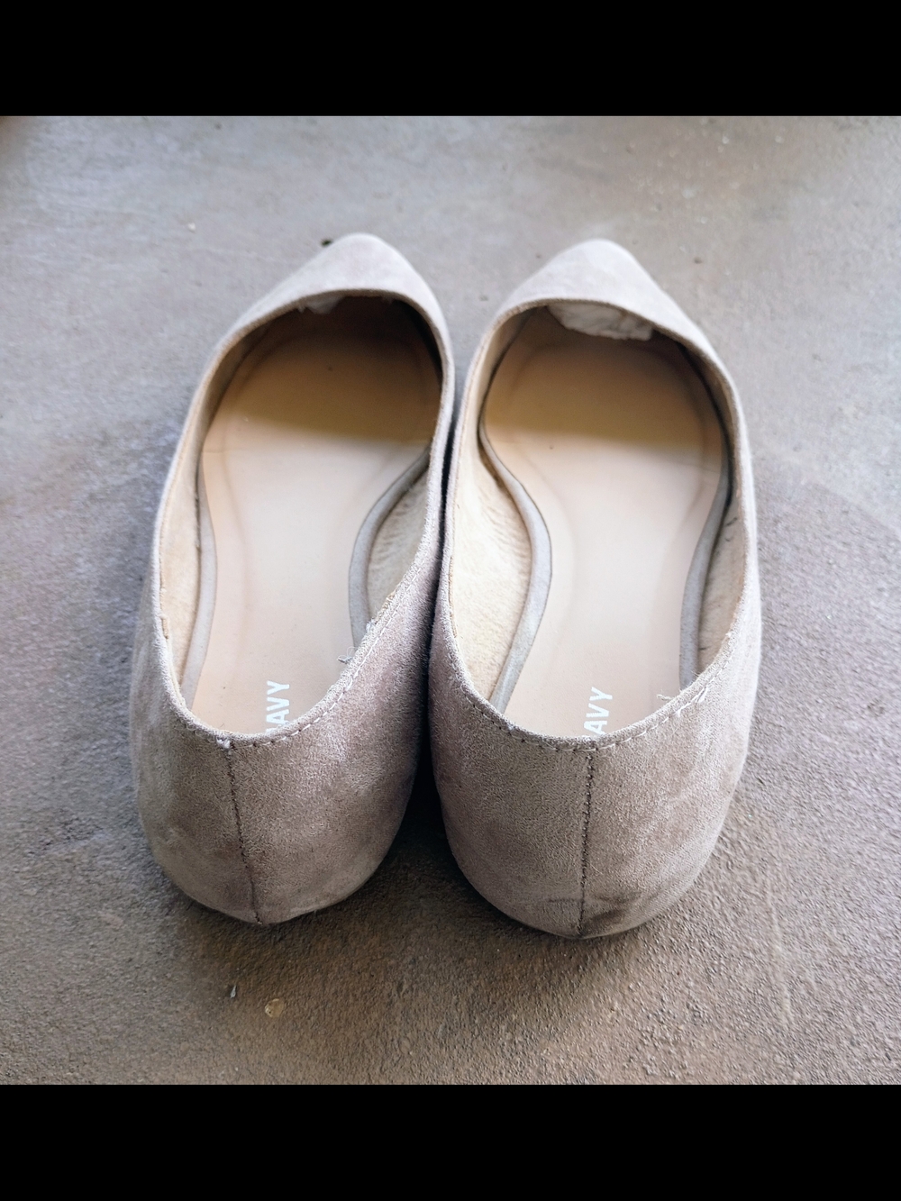 Old Navy Women's Light Taupe Pointed-Toe Flats - Picture 3 of 5